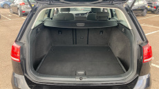 Volkswagen Golf 1.6 TDI SE 5dr [Nav] Diesel Estate